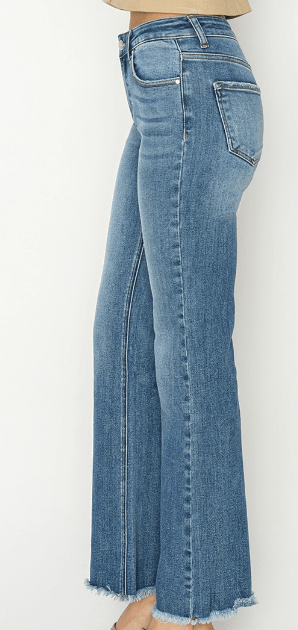 "Coastal Cool" Mid Rise Fray Hem Bootcut Jeans b7