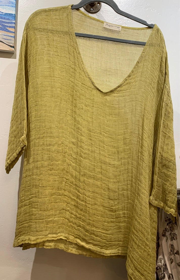 Cotton and Linen Top with 3/4 Sleeves 804